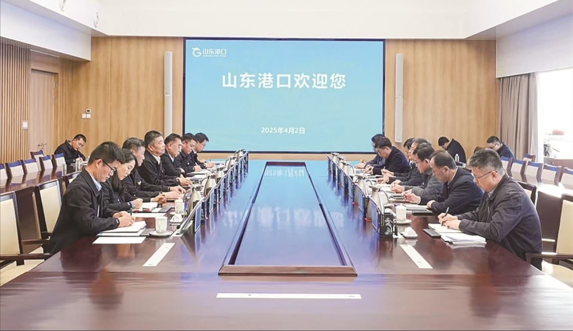 出版集团党委书记、董事长刘文强带队赴山东省港口集团学习交流